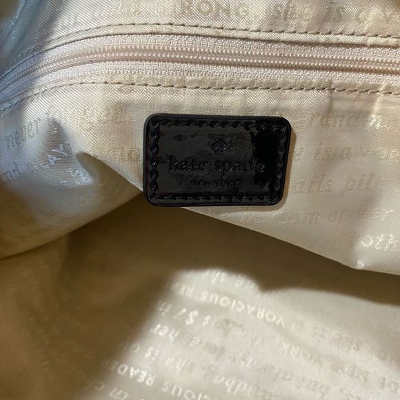 KATE SPADE SLEEK BLACK PATENT LEATHER HANDBAG CLAVERLY MARYANNE SHOULDER BAG - Picture 8 of 16